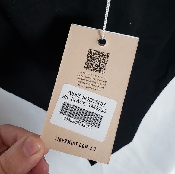 TIGER MIST Abbie bodysuit fitted v neck deep cut NWT - Picture 7 of 7